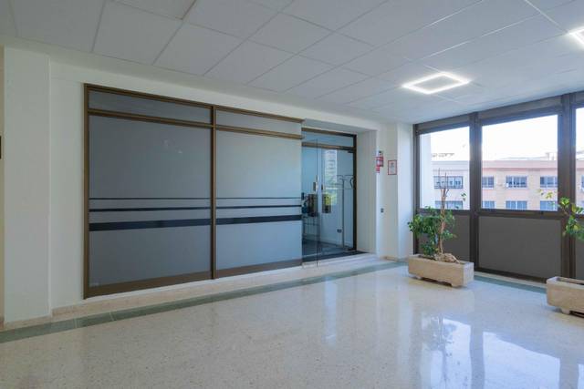 Oficina en Venta en Calle Huéscar en Carranque - Haza Cuevas