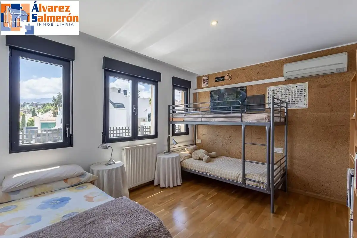 Bedroom of Houses for sale in Granada  with Air Conditioner, Terrace and Storage room