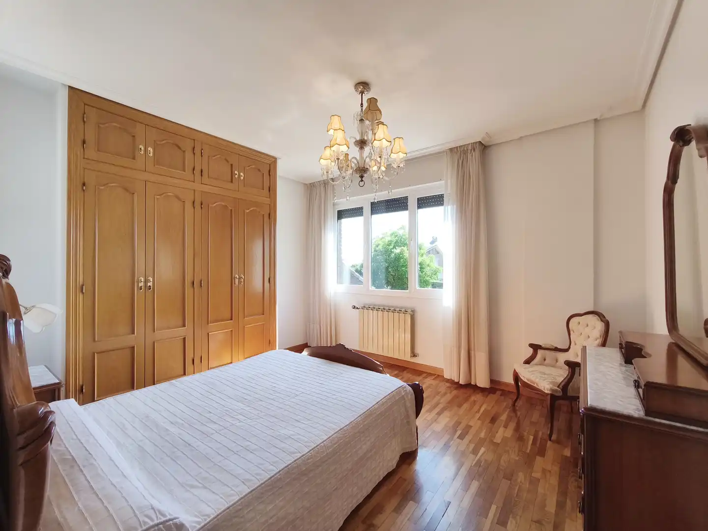 Dormitori de Casa adosada en venda en  Logroño amb Calefacció, Jardí privat i Parquet