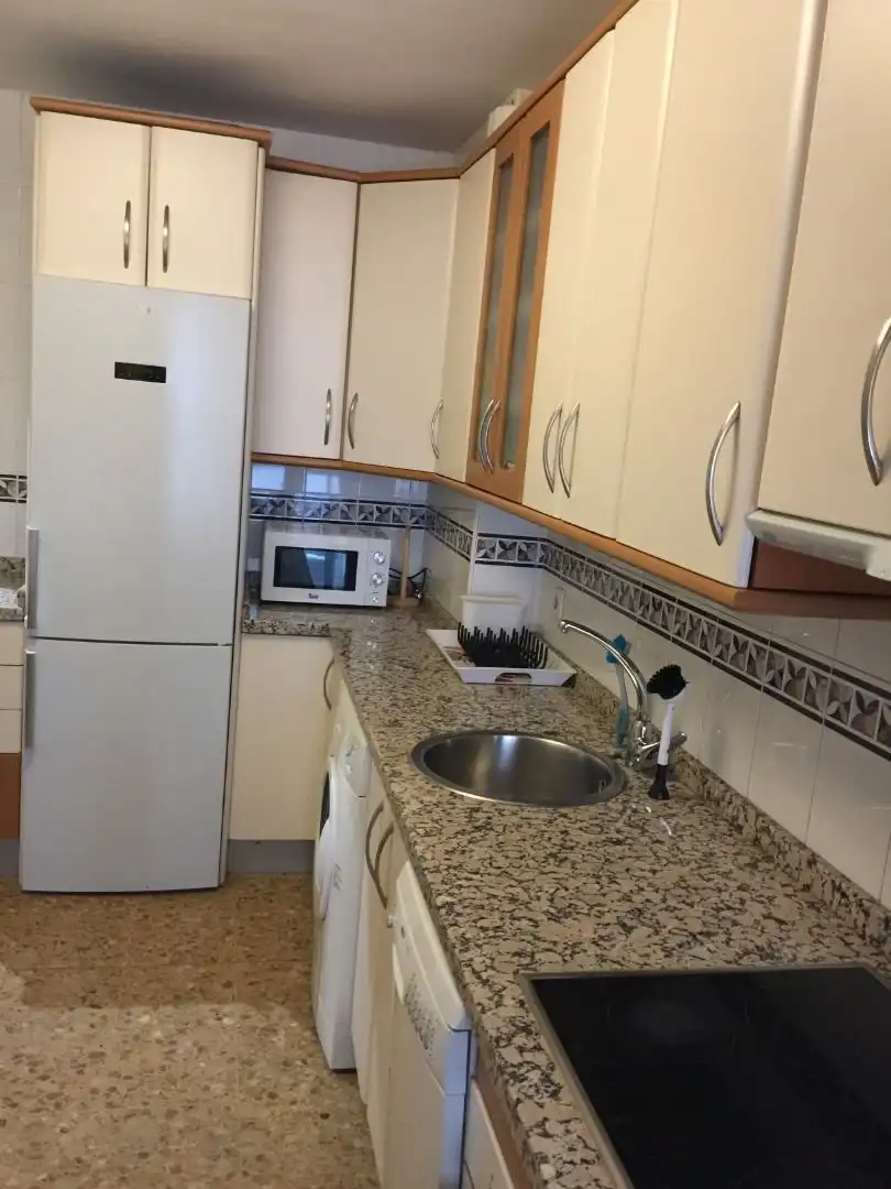 Cuina de Pis per a compartir en Valladolid amb Calefacció, Parquet i Terrassa
