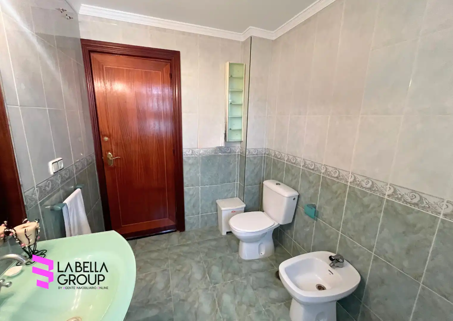 Bany de Casa o xalet en venda en Alhaurín de la Torre amb Aire condicionat, Jardí privat i Terrassa