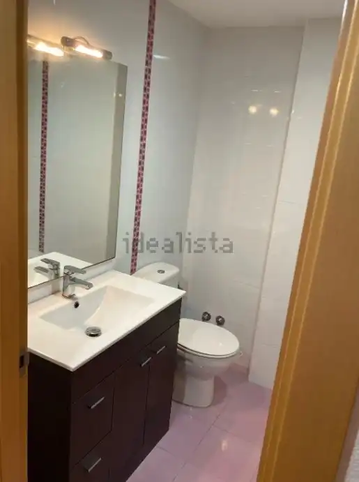 Baño de Piso de alquiler en El Puig de Santa Maria con Horno, Lavadora y Microondas
