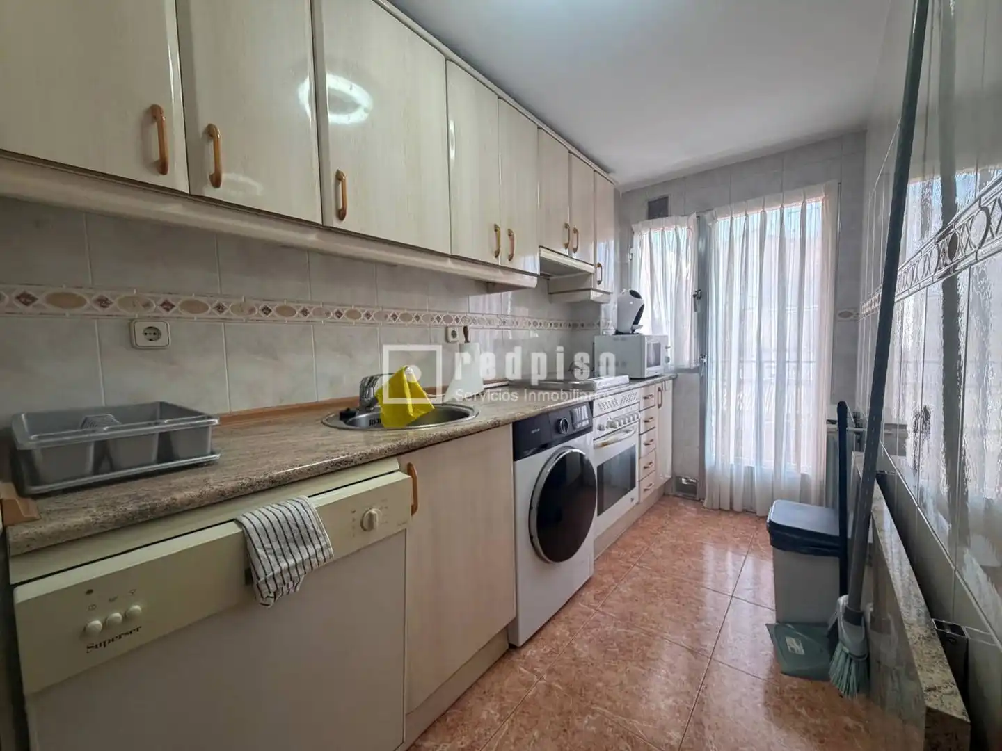 Cuina de Pis en venda en Madrid amb Aire condicionat, Calefacció i Terrassa