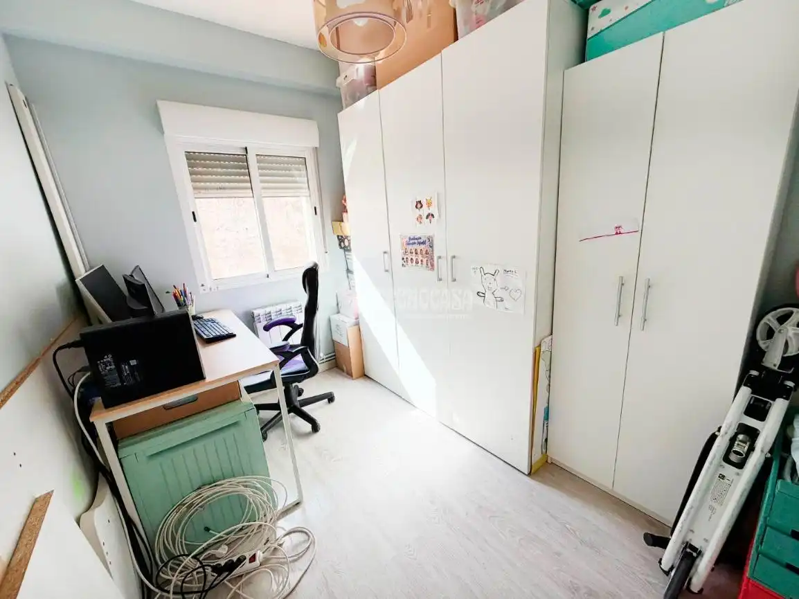 Schlafzimmer von Wohnung zum Verkauf in Zaragoza mit Klimaanlage, Heizung und Parkett