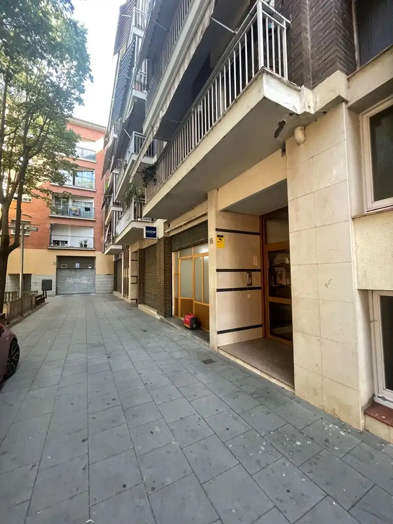 Außenansicht von Geschaftsraum zur Miete in Girona
