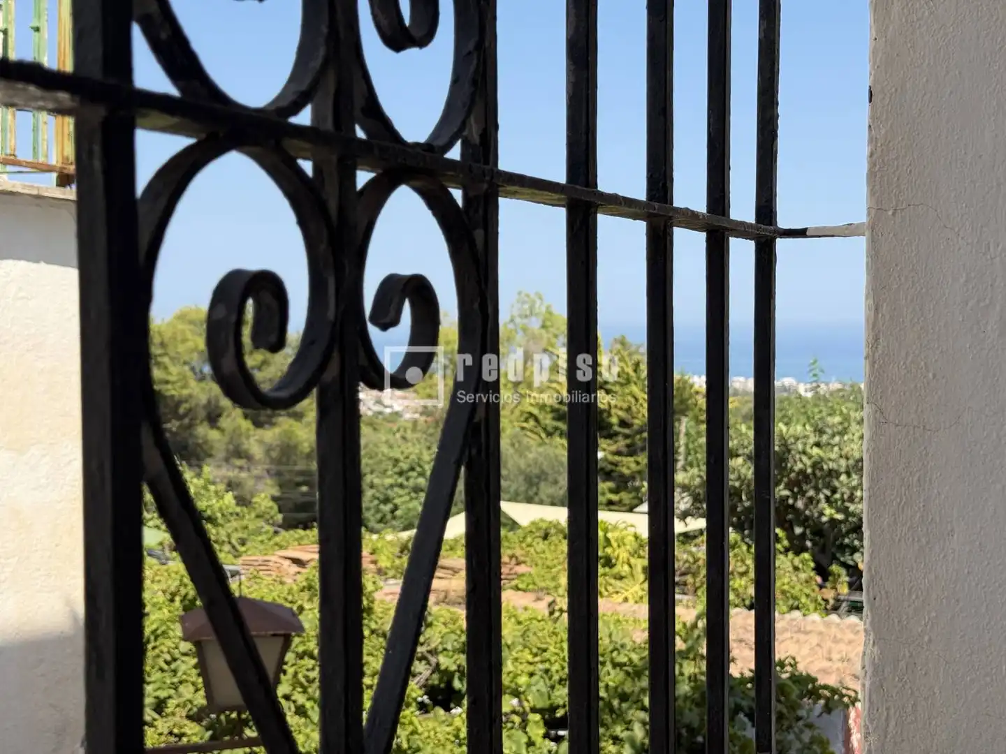 Vista exterior de Casa o xalet en venda en Málaga amb Terrassa