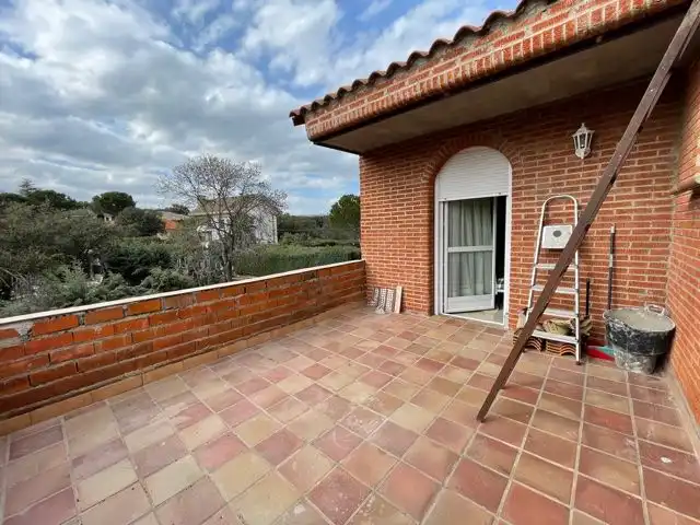 Terrassa de Casa o xalet en venda en Valdemorillo amb Calefacció, Jardí privat i Terrassa