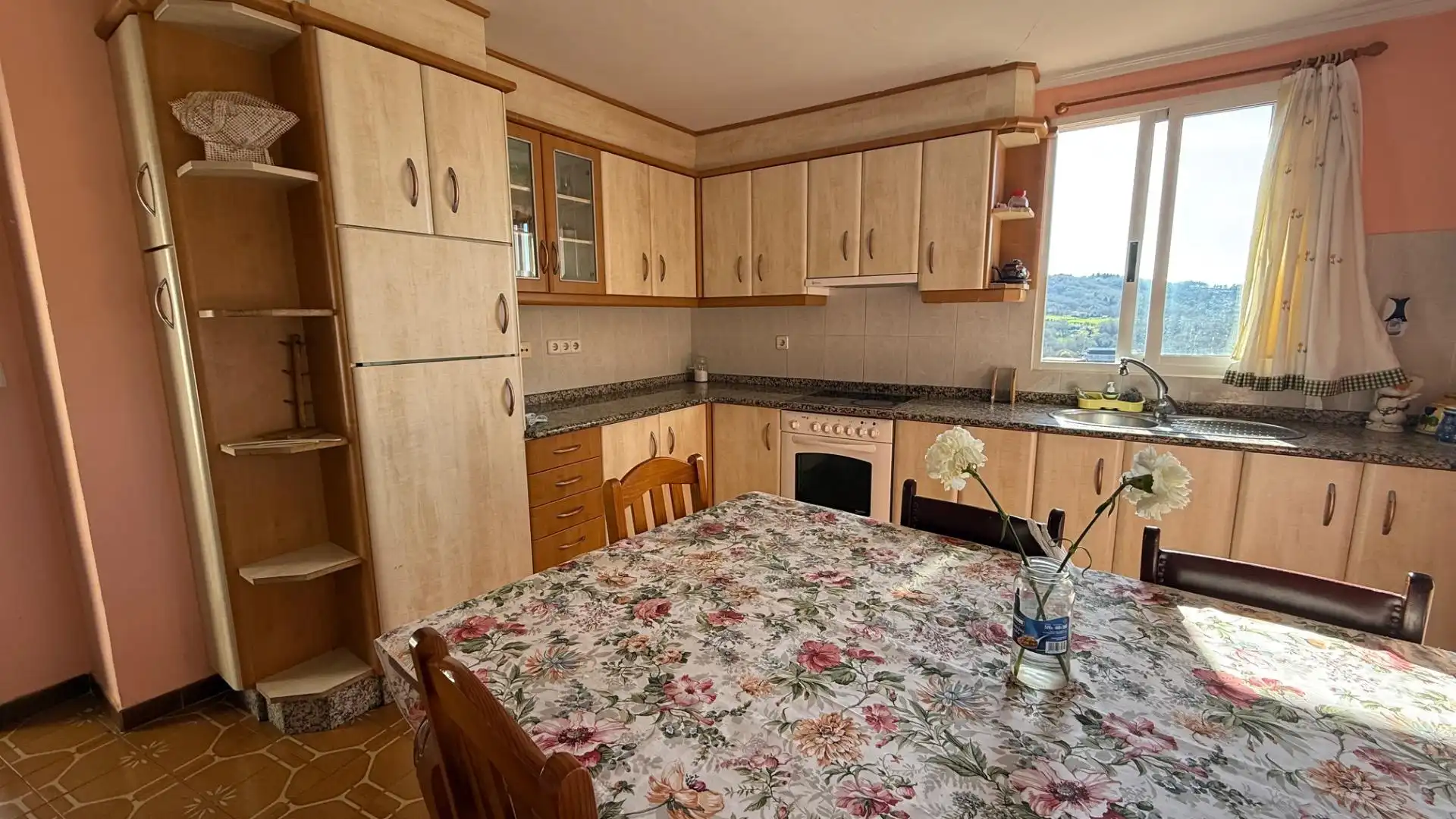 Cocina de Finca rústica en venta en Allariz con Jardín privado, Terraza y Amueblado
