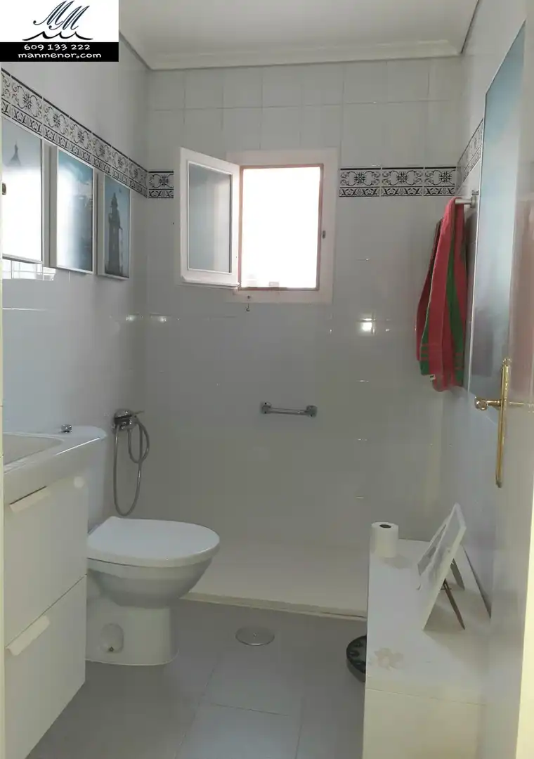 Bany de Casa o xalet en venda en Los Alcázares amb Calefacció, Jardí privat i Terrassa