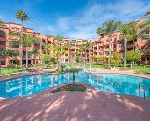 Vista exterior de Àtic de lloguer en Marbella amb Aire condicionat, Terrassa i Traster