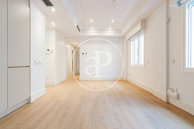 Piso en Alquiler en C. de Evaristo San Miguel en Argüelles