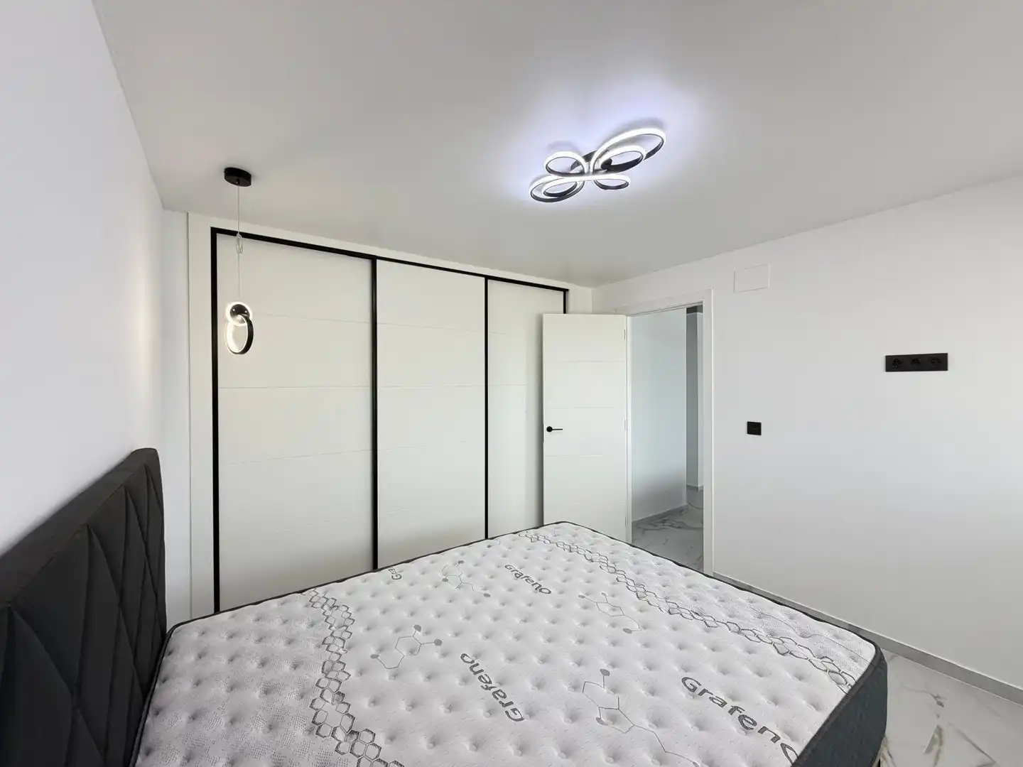 Dormitori de Apartament en venda en Orihuela amb Calefacció, Jardí privat i Moblat