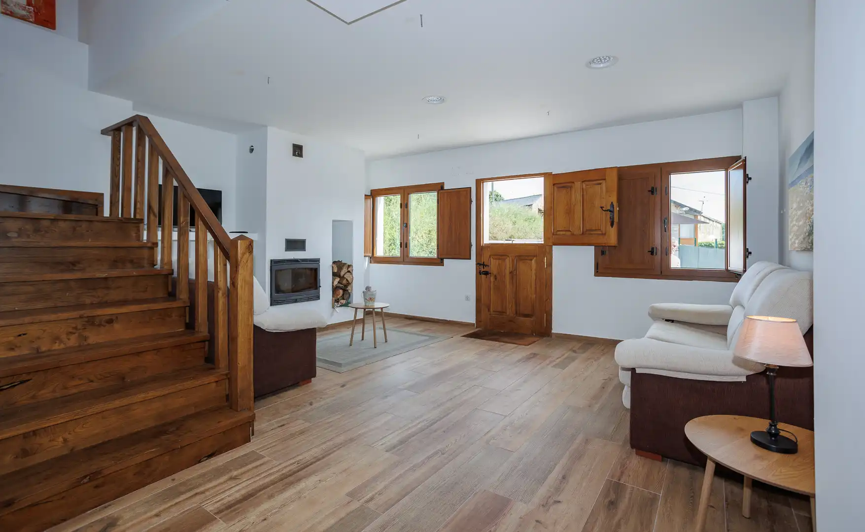 Sala de estar de Local en venta en Ribeira de Piquín con Amueblado