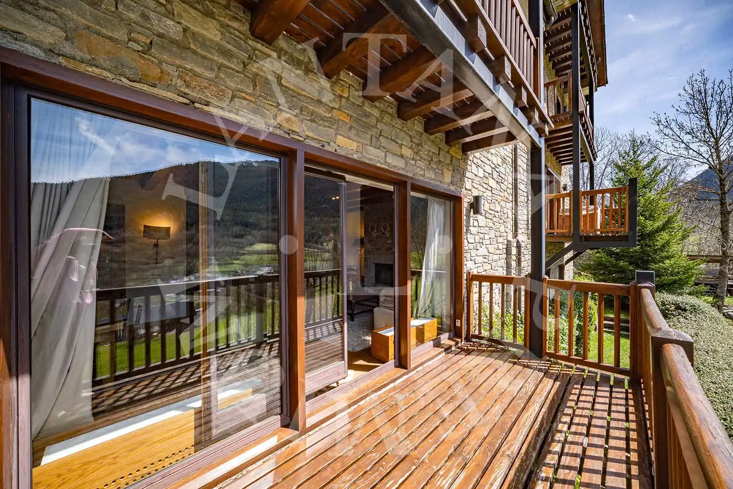 Terraza de Casa adosada en venta en Naut Aran con Calefacción, Jardín privado y Parquet