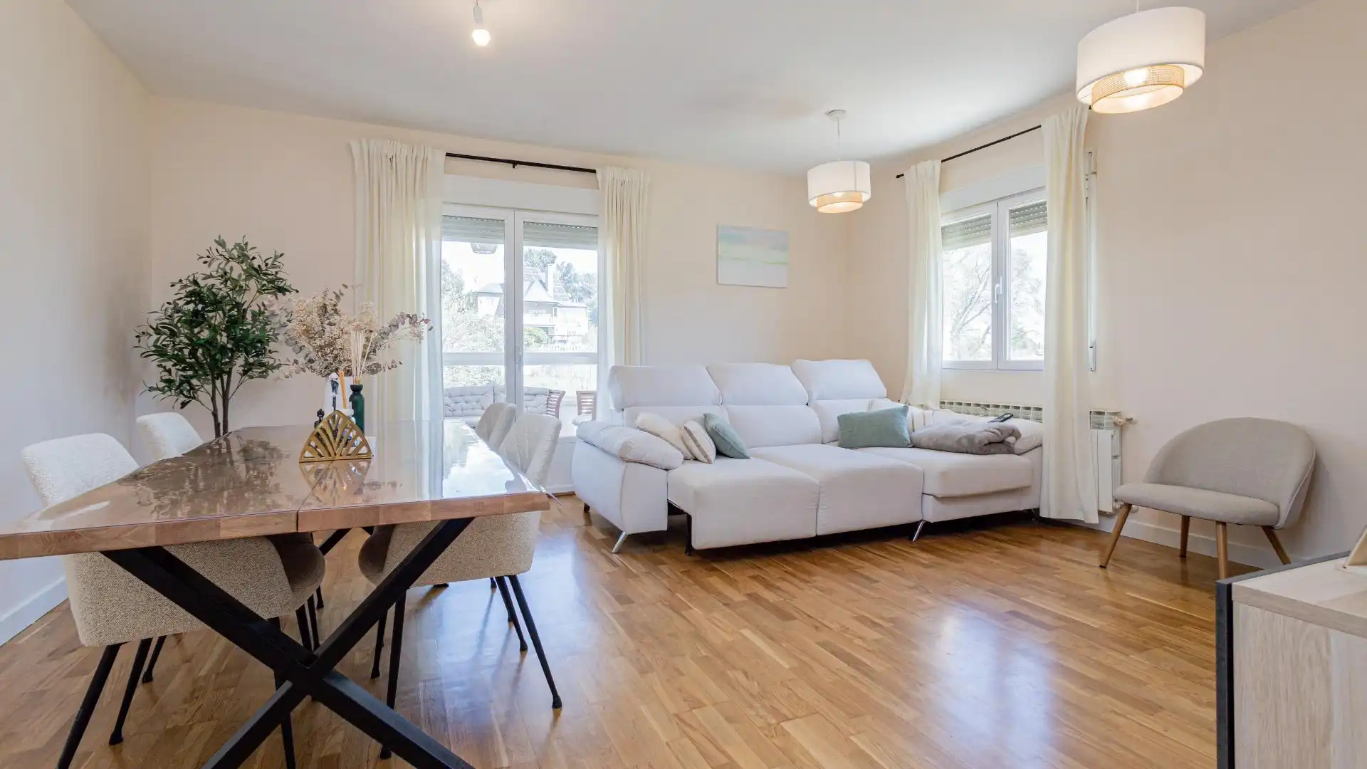 Sala de estar de Casa o chalet en venta en Guadalix de la Sierra con Calefacción, Terraza y Piscina