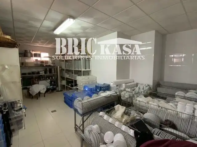 Local en venta en Torrejoncillo con Aire acondicionado