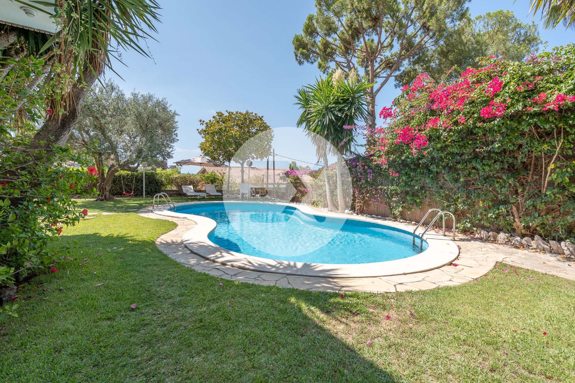 Jardí de Casa o xalet en venda en Castelldefels amb Aire condicionat, Jardí privat i Terrassa