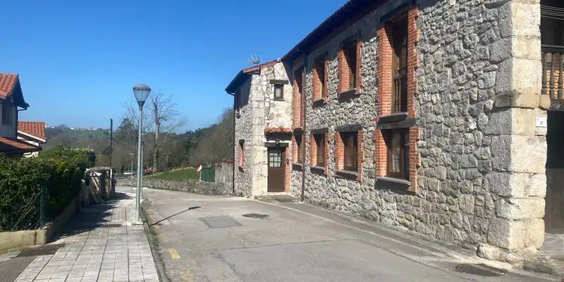 Vista exterior de Casa o xalet en venda en Entrambasaguas amb Jardí privat, Terrassa i Traster