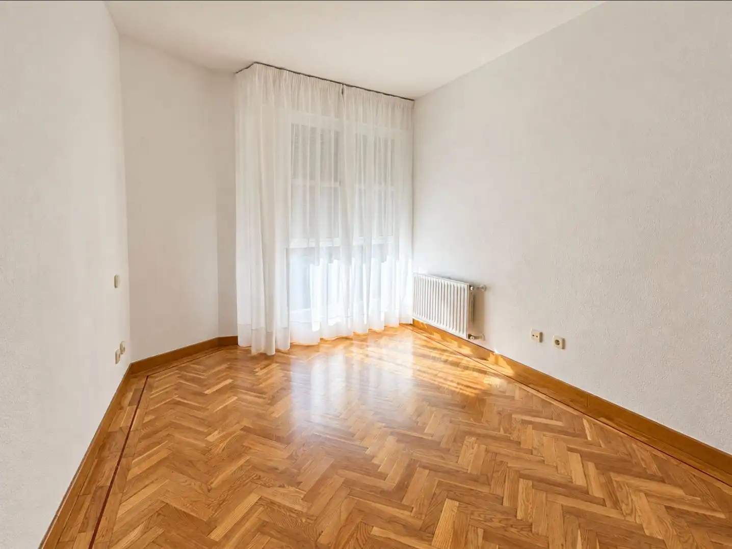 Schlafzimmer von Wohnung zur Miete in  Madrid Capital