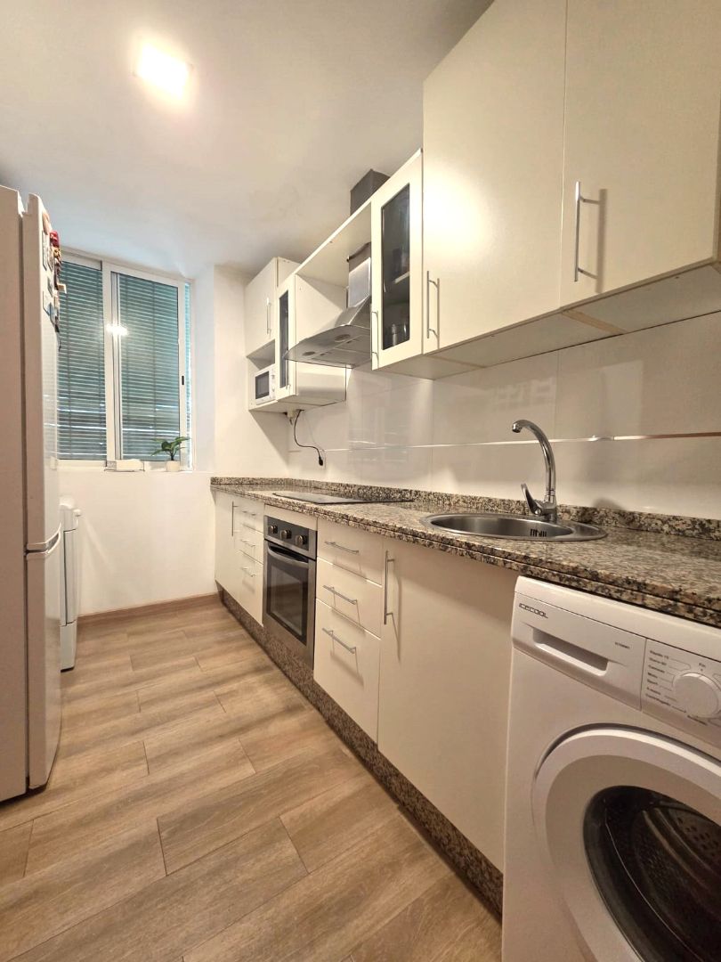 Kitchen of Flat for sale in Badajoz Capital  with Air Conditioner, Heating and Parquet flooring