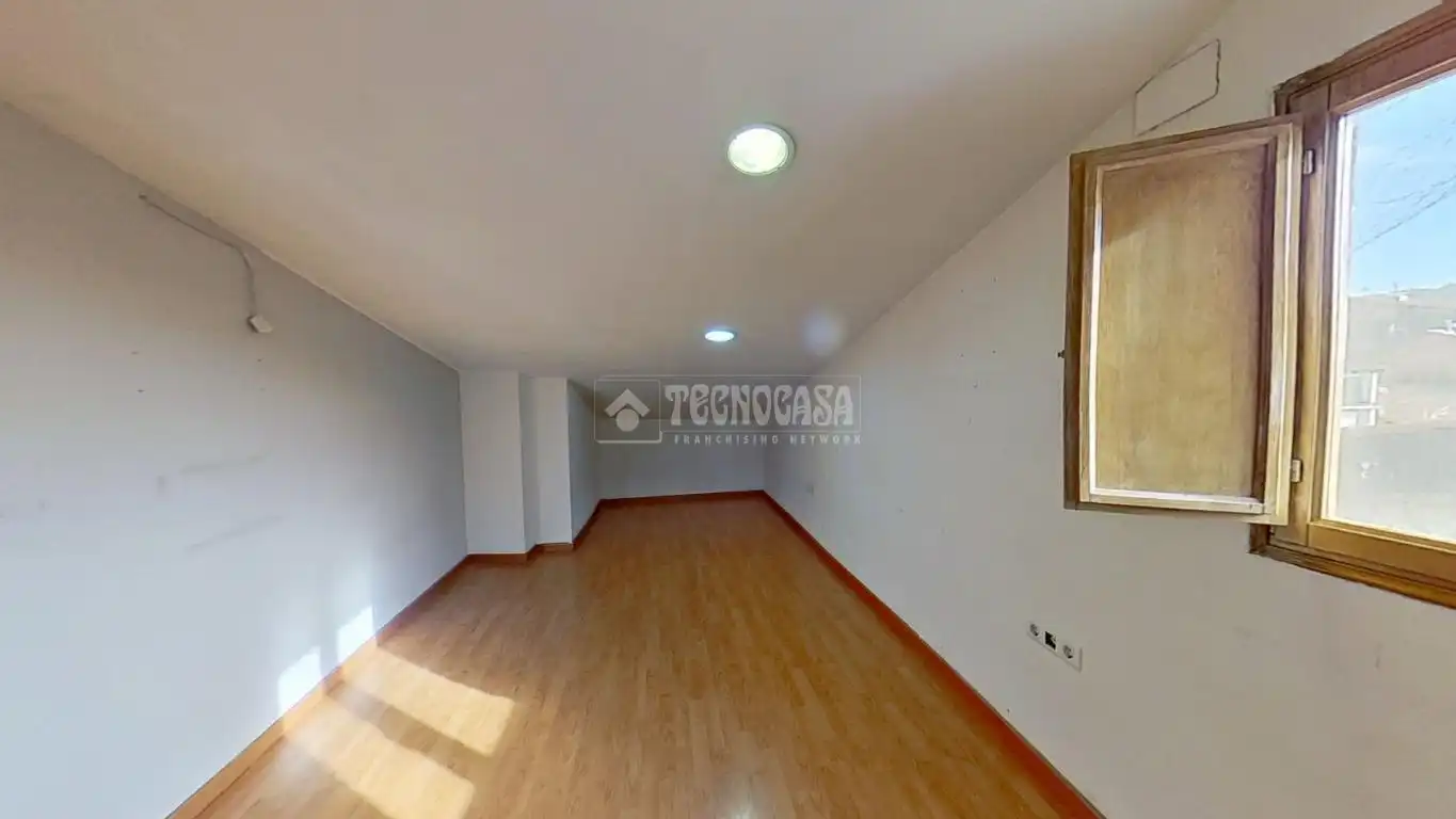 Pis en venda en Sallent amb Parquet, Terrassa i Balcó