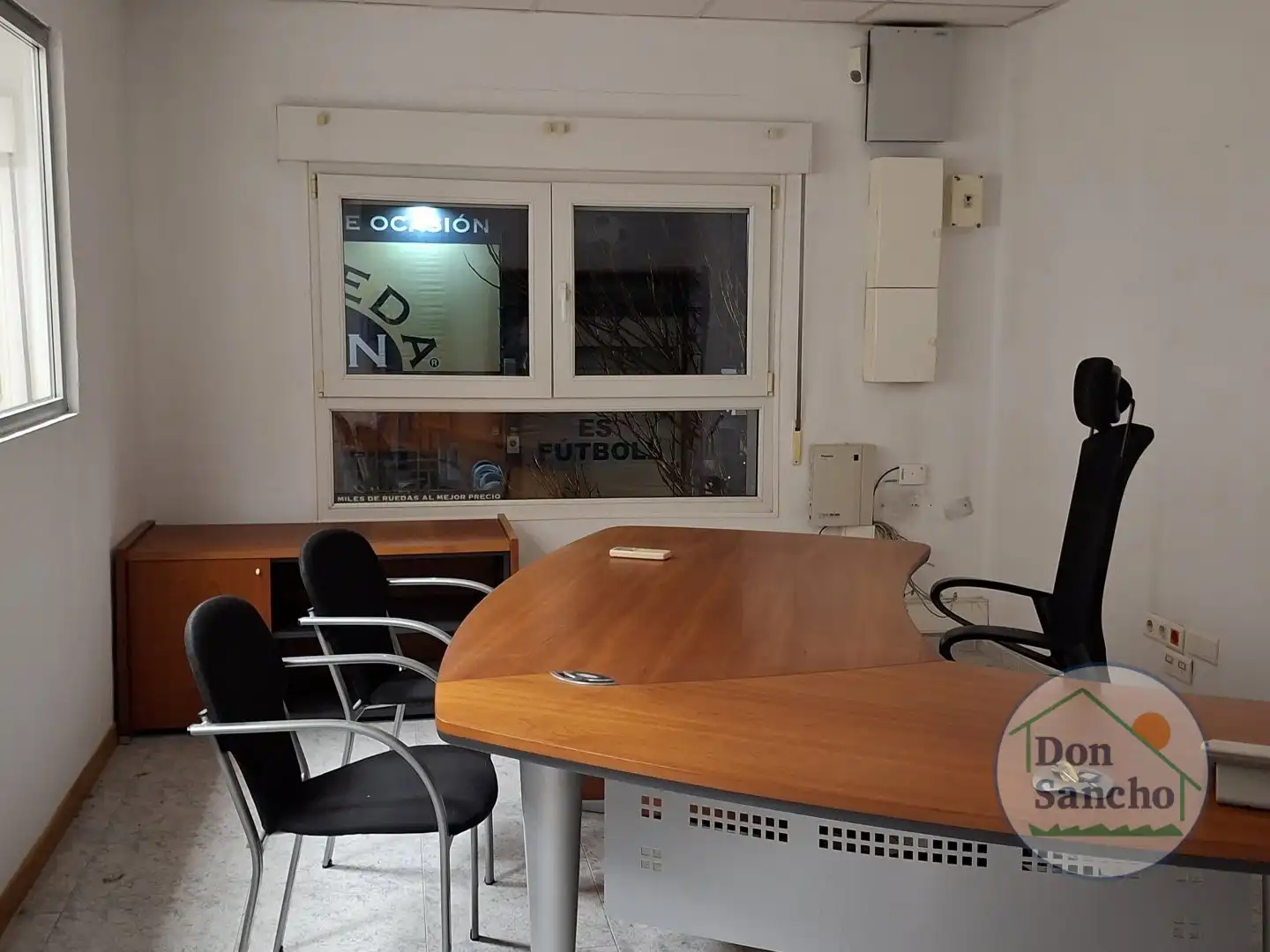 Oficina de alquiler en Polígono Argales