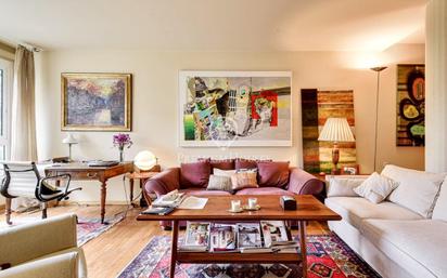 Living room of Flat for sale in  Barcelona Capital  with Air Conditioner, Heating and Private garden