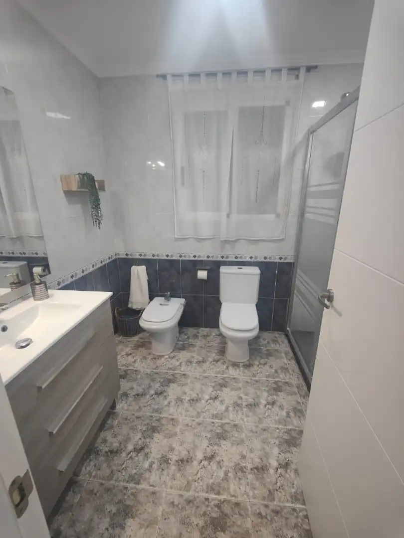 Baño de Piso en venta en Vinaròs con Aire acondicionado, Calefacción y Balcón