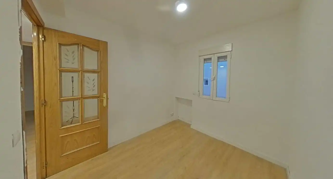 Habitación de Piso en venta en Madrid con Parquet