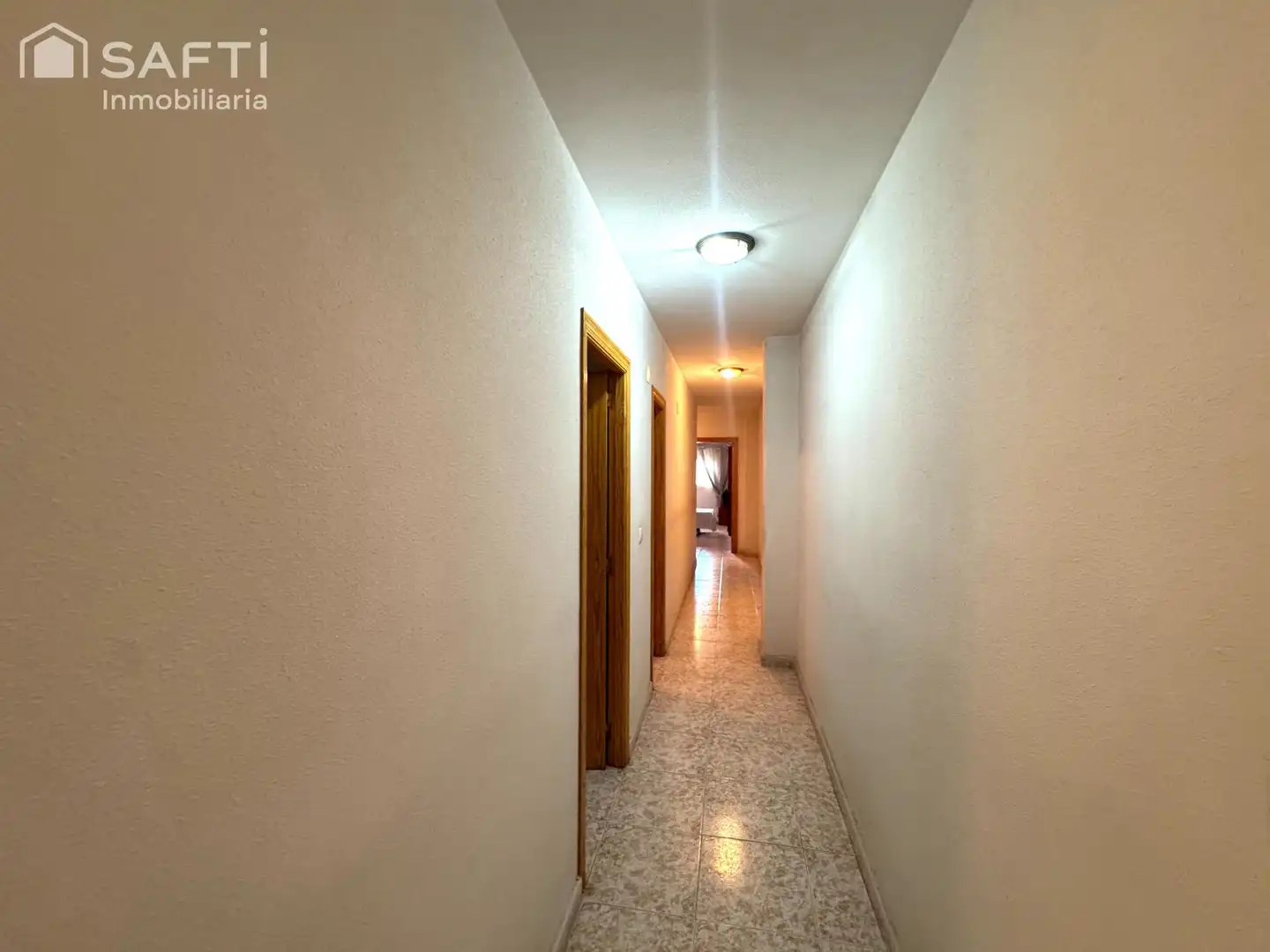 Piso en venta en El Pinós / Pinoso con Terraza y Balcón