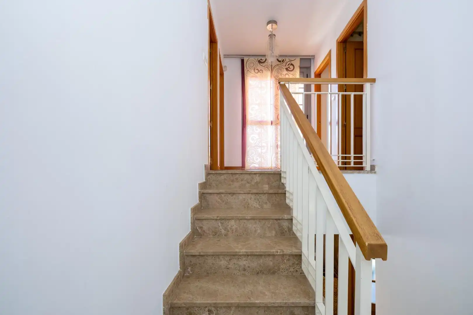 Houses for sale in Calle Miguel Valle Tendero, Jun