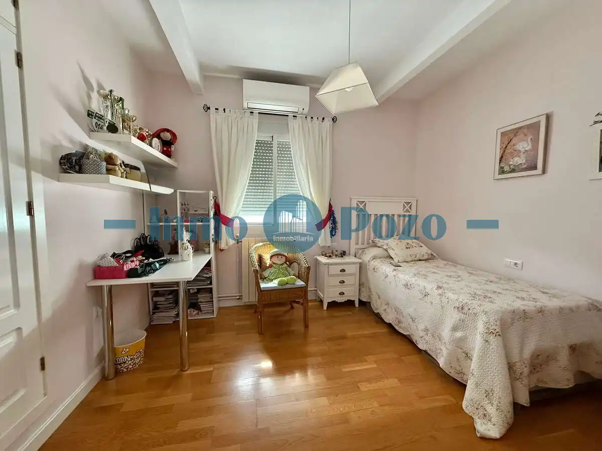 Habitación de Piso en venta en Almendralejo con Aire acondicionado, Calefacción y Terraza