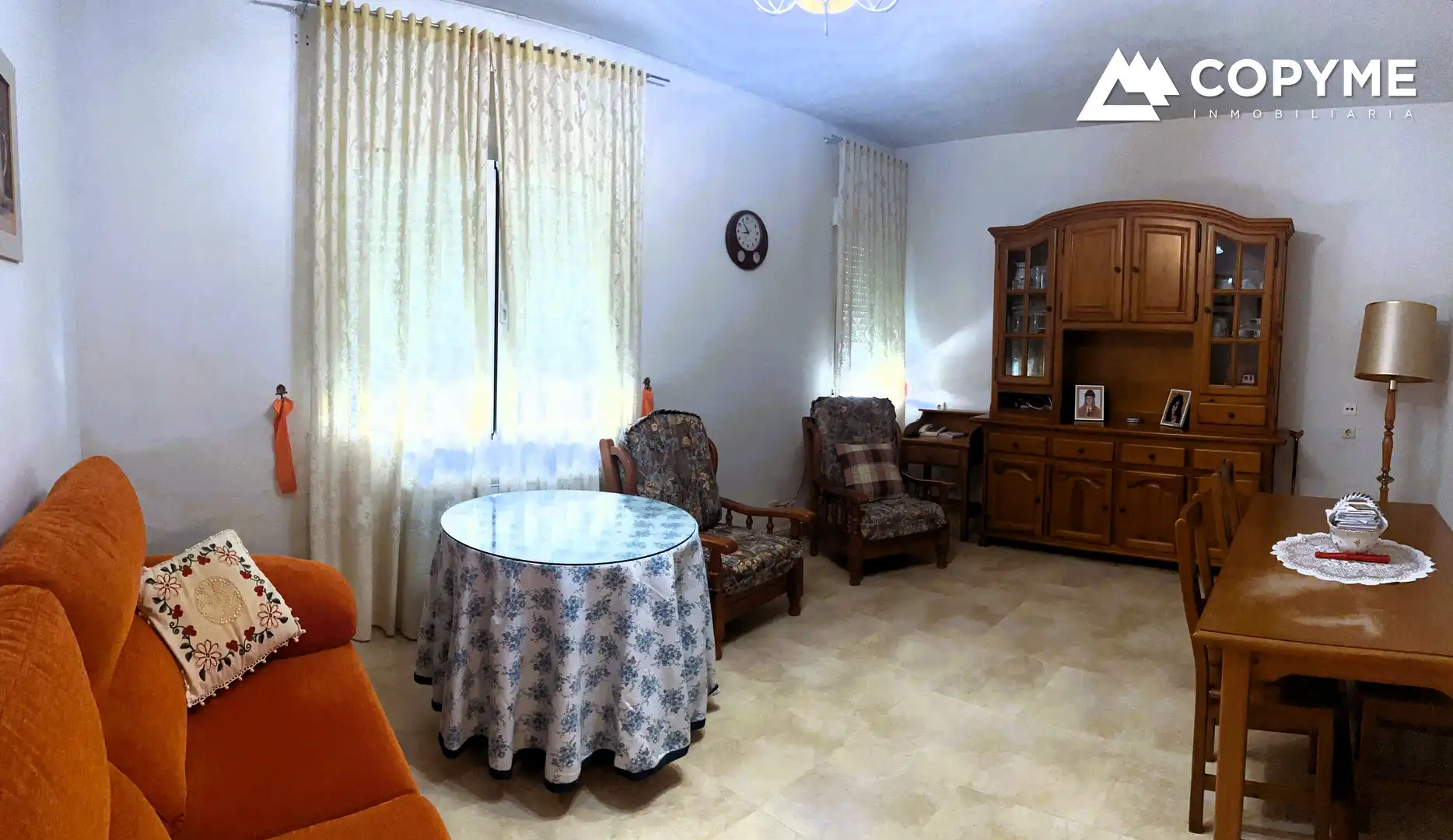 Sala d'estar de Casa o xalet en venda en Rielves amb Calefacció, Jardí privat i Traster