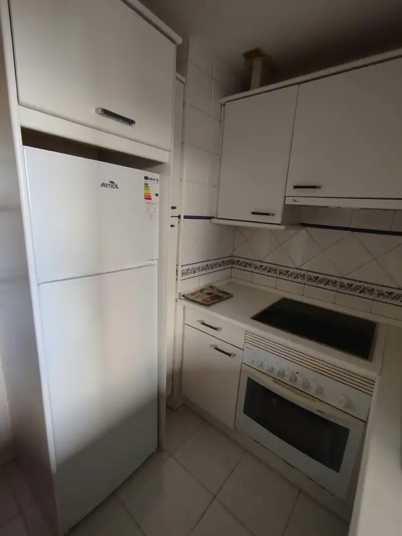 Cuina de Pis en venda en Ávila amb Calefacció, Traster i Moblat