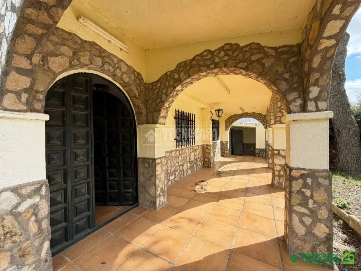 Casa o chalet en venta en Villar de Cañas con Calefacción, Piscina y Amueblado
