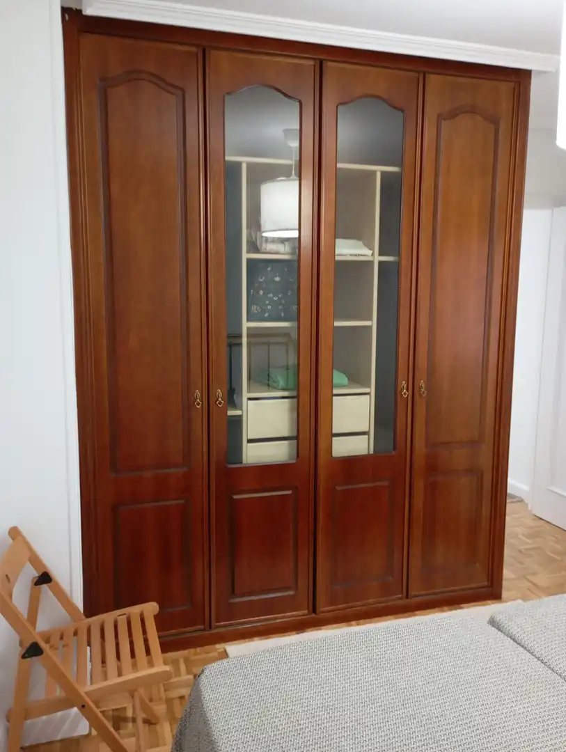 Schlafzimmer von Wohnung zur Miete in Gijón  mit Heizung, Parkett und Möbliert