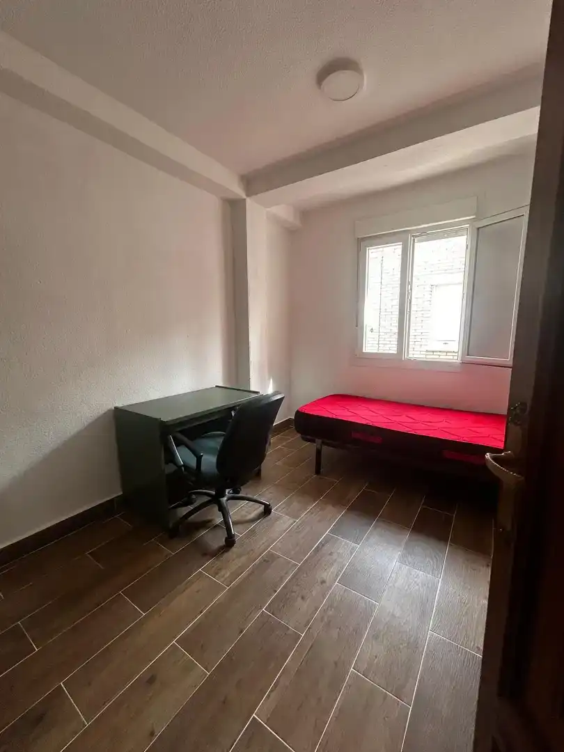 Dormitori de Pis de lloguer en Aranjuez amb Parquet, Traster i Moblat