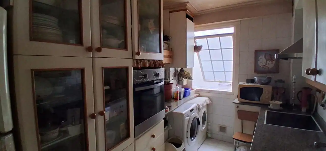 Kitchen of Flat for sale in Vigo   with Heating and Parquet flooring
