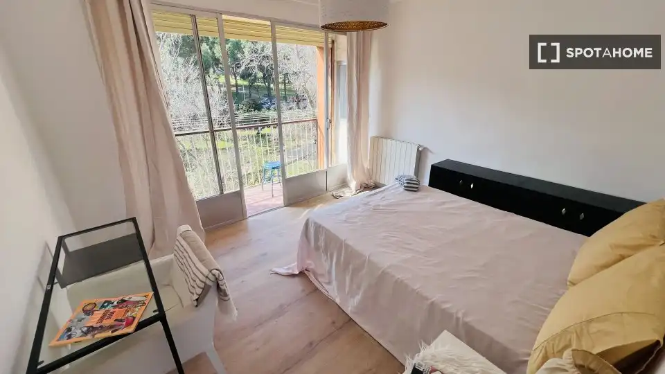 Bedroom of Apartments for share in Madrid  with Air Conditioner, Heating and Terrace