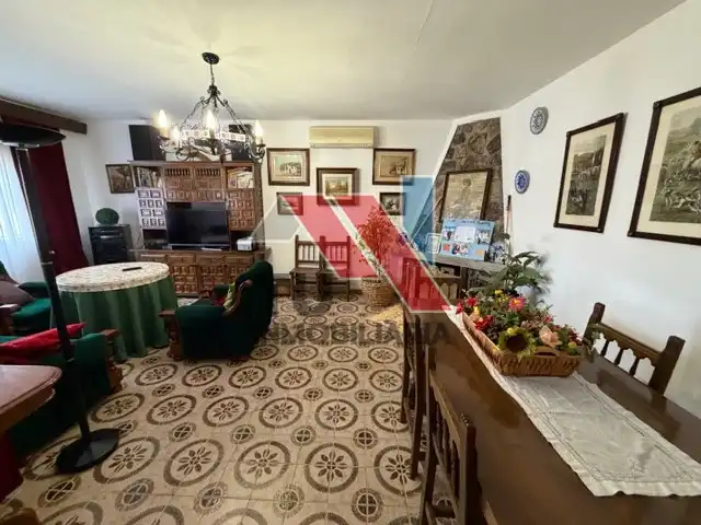 Sala d'estar de Casa o xalet en venda en Villamiel de Toledo amb Aire condicionat, Terrassa i Piscina