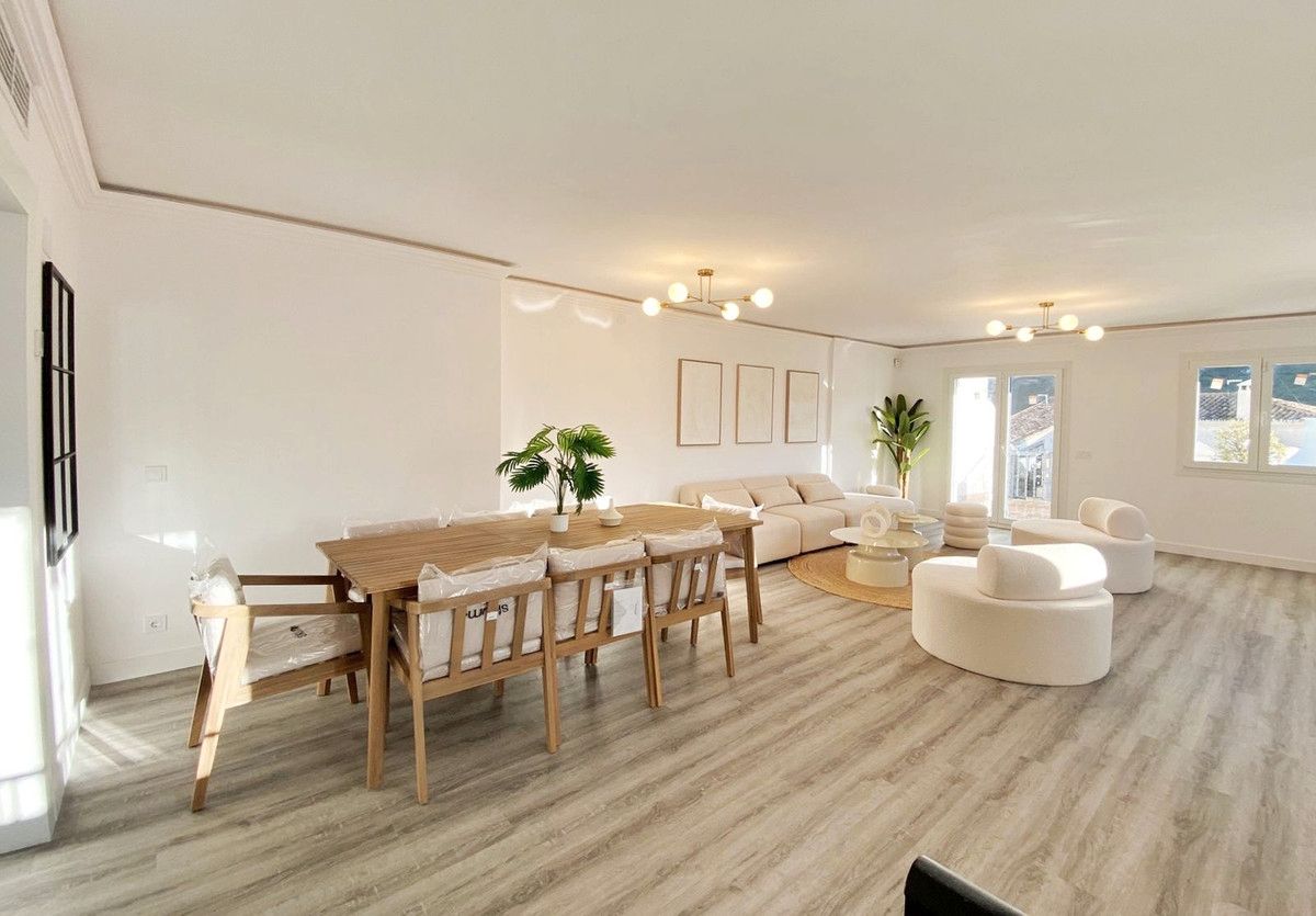 Dining room of Duplex to rent in Benahavís  with Air Conditioner, Heating and Parquet flooring