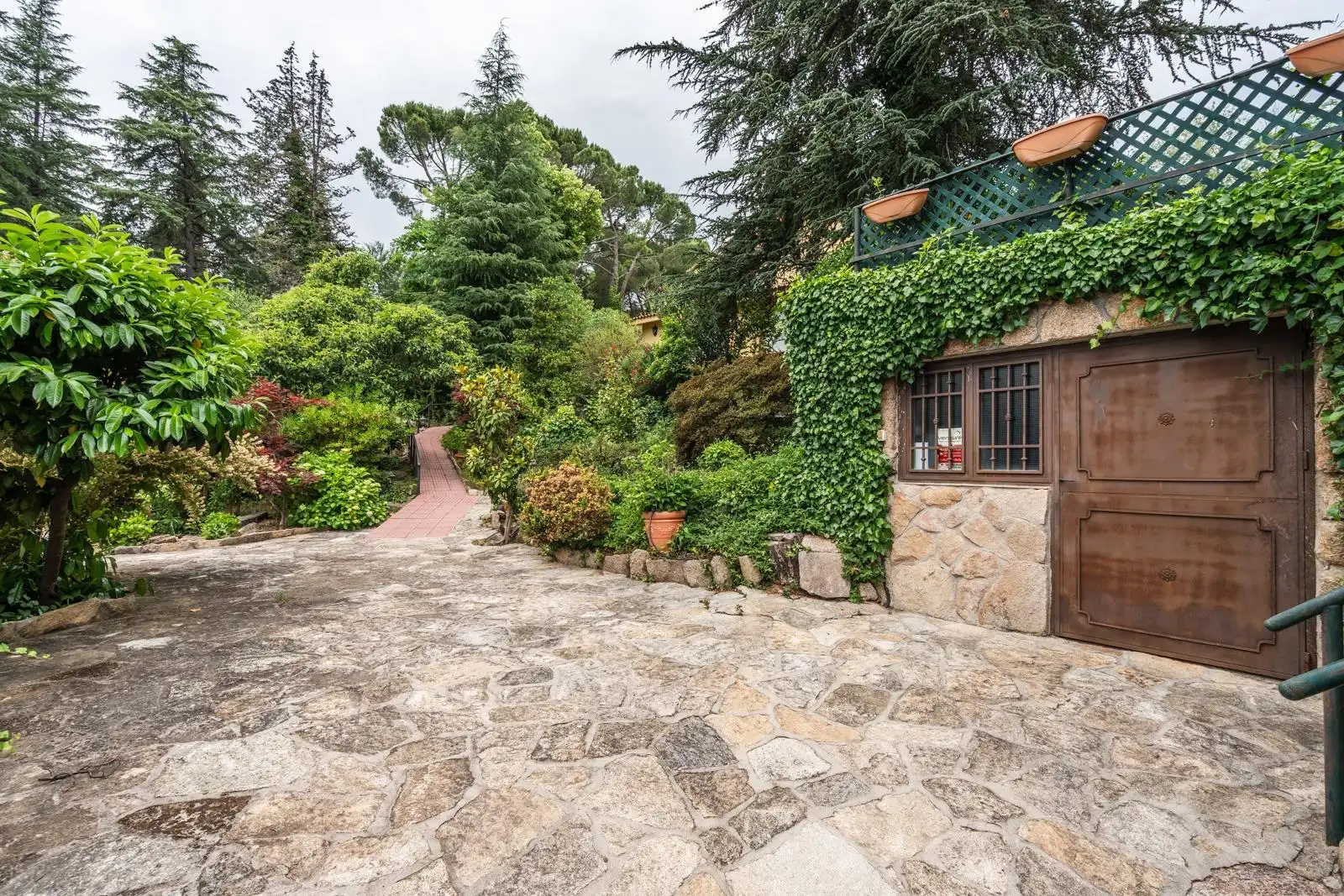 Vista exterior de Finca rústica en venta en El Barraco  con Calefacción, Jardín privado y Terraza