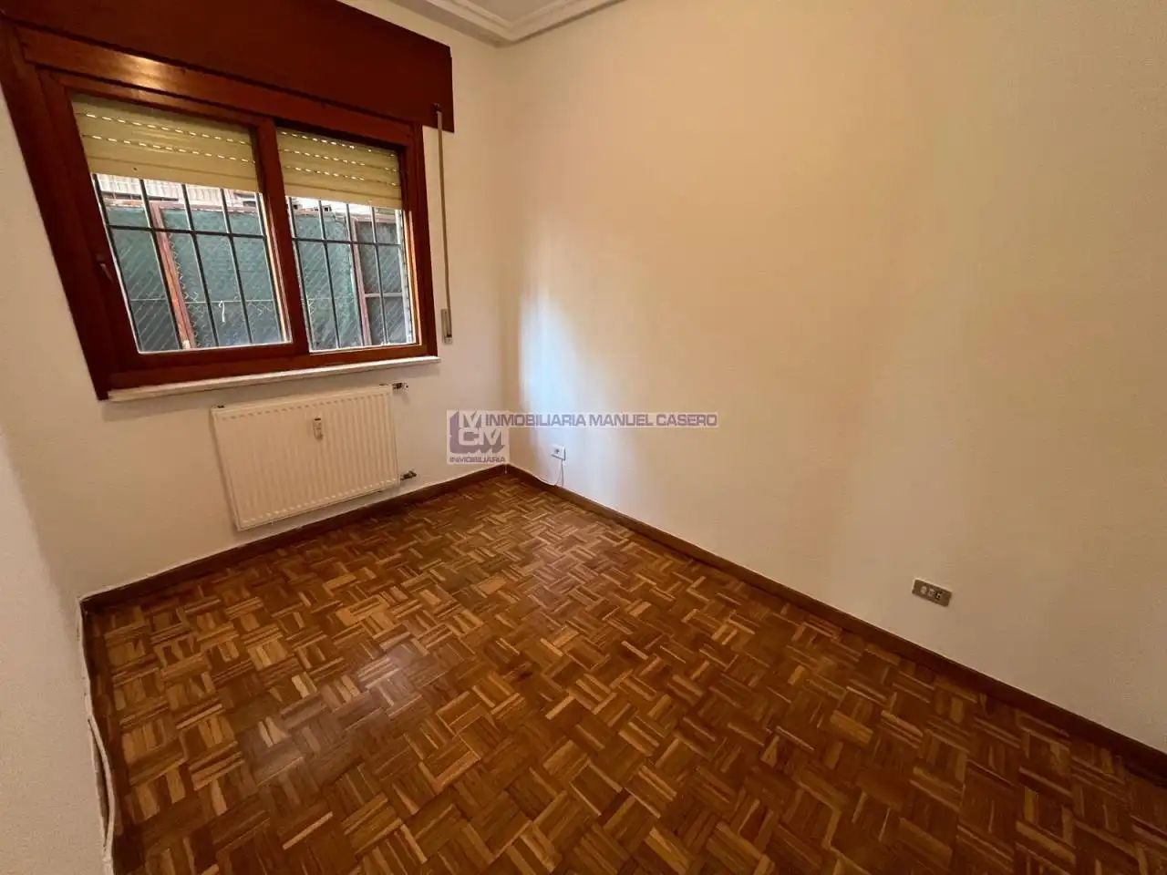 Flat for rent in Cáceres  with Air Conditioner, Heating and Parquet flooring