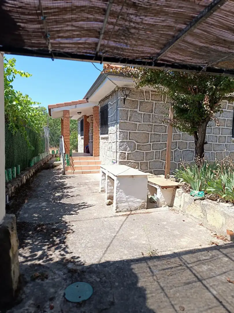 Vista exterior de Casa o chalet en venta en Navatalgordo con Calefacción, Jardín privado y Terraza