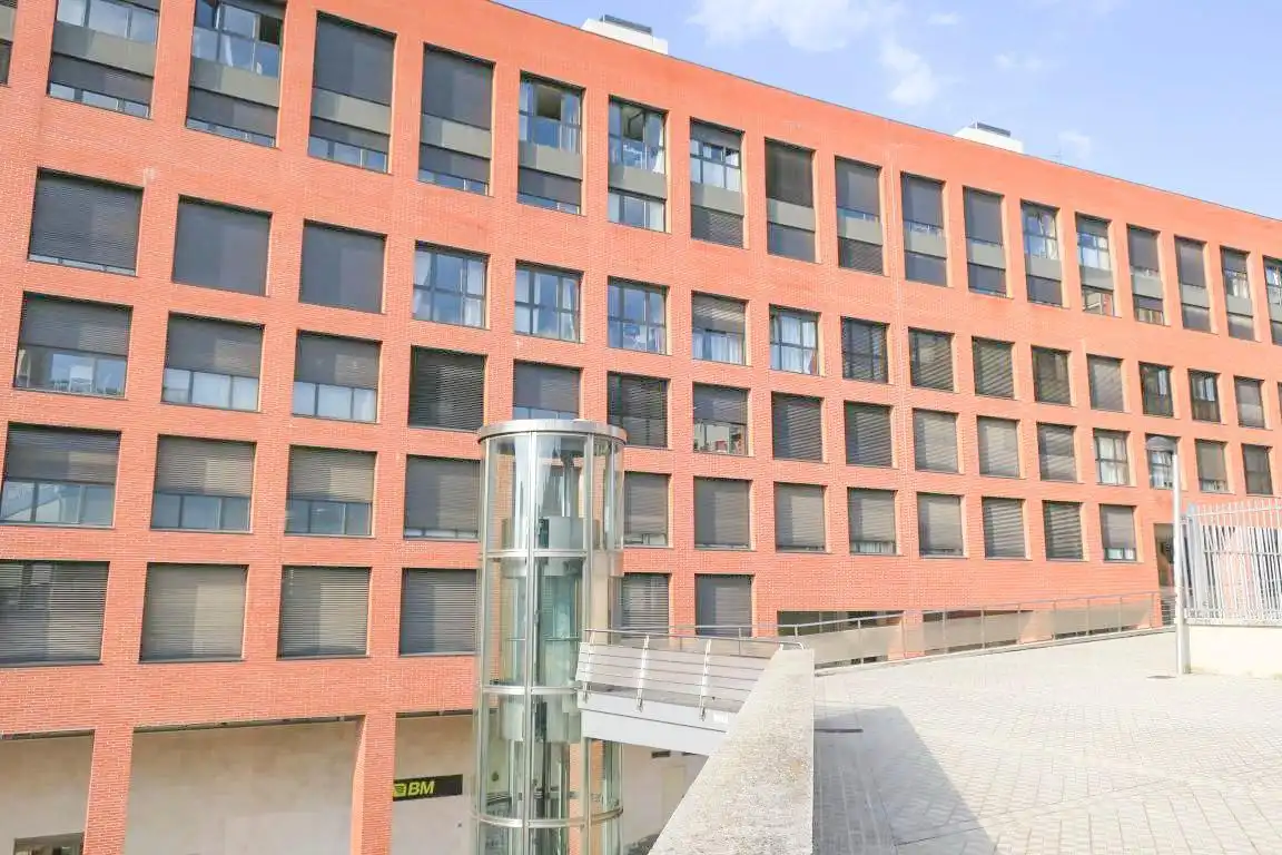 Vista exterior de Piso en venta en  Pamplona / Iruña con Calefacción
