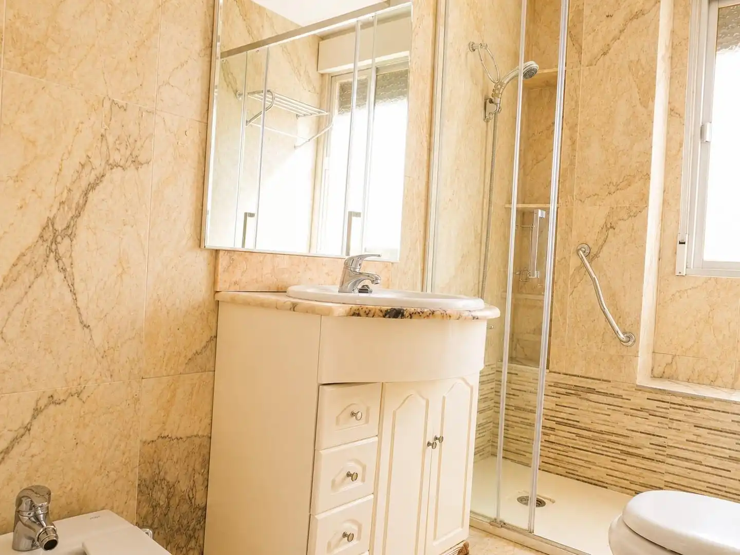 Bathroom of Flat for sale in Armilla