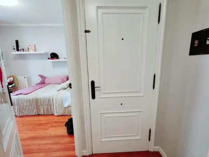 Schlafzimmer von Wohnung zum Verkauf in Vigo  mit Heizung, Möbliert und Balkon