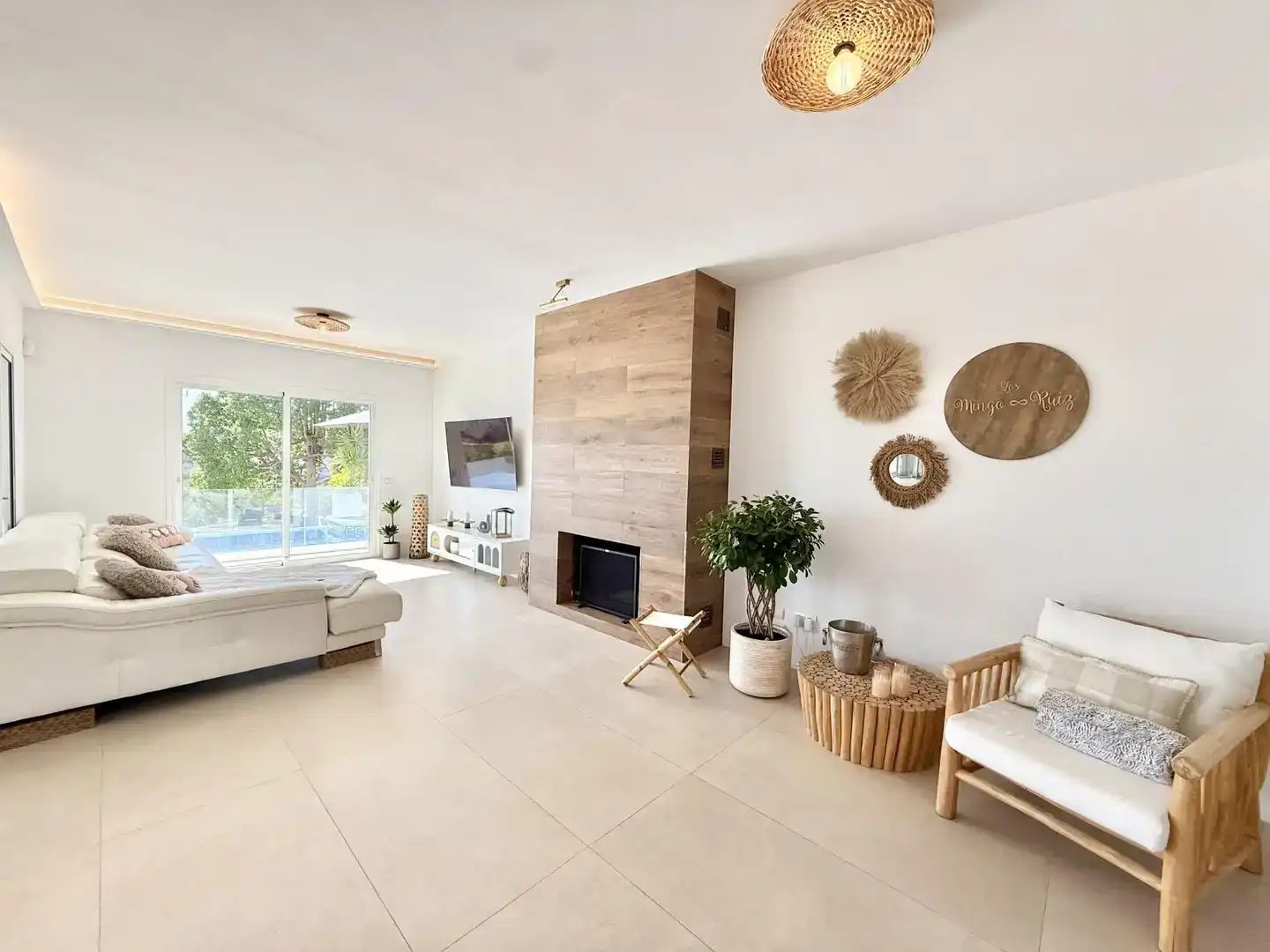 Sala d'estar de Casa o xalet en venda en Mijas amb Aire condicionat, Piscina i Balcó
