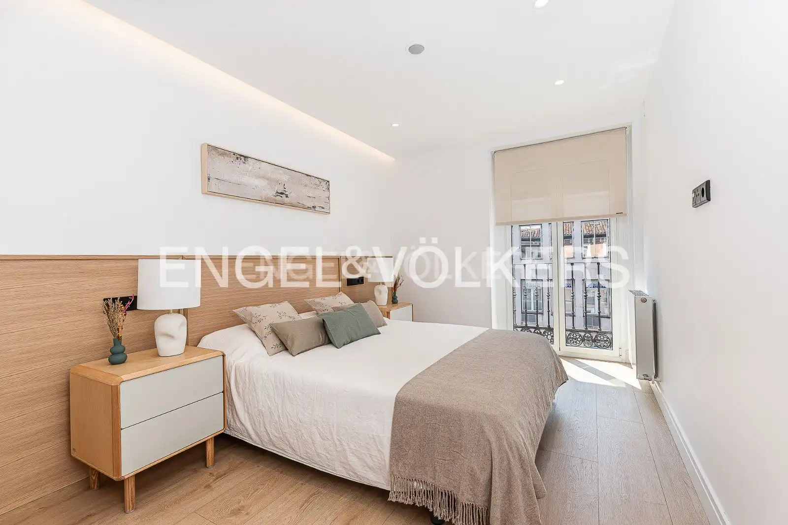Bedroom of Attic for sale in Madrid  with Air Conditioner, Heating and Balcony