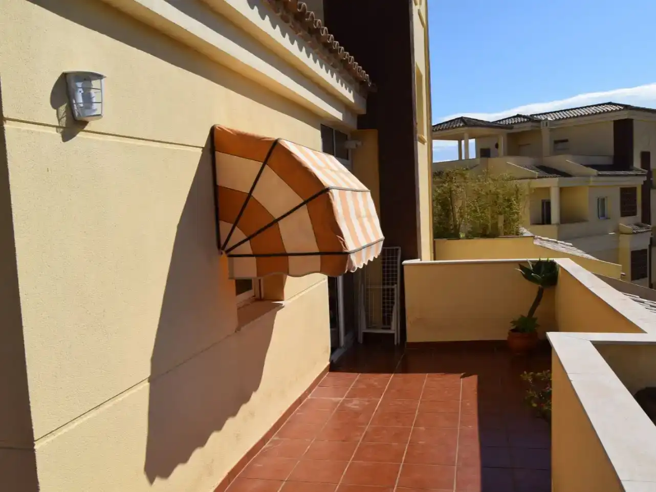 Terrasse von Wohnung zur Miete in Benalmádena mit Klimaanlage und Schwimmbad